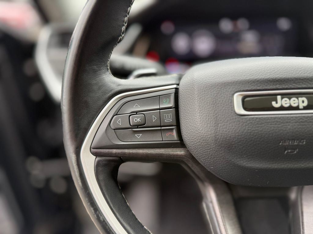 Used 2022 Jeep Grand Cherokee L Limited image 23