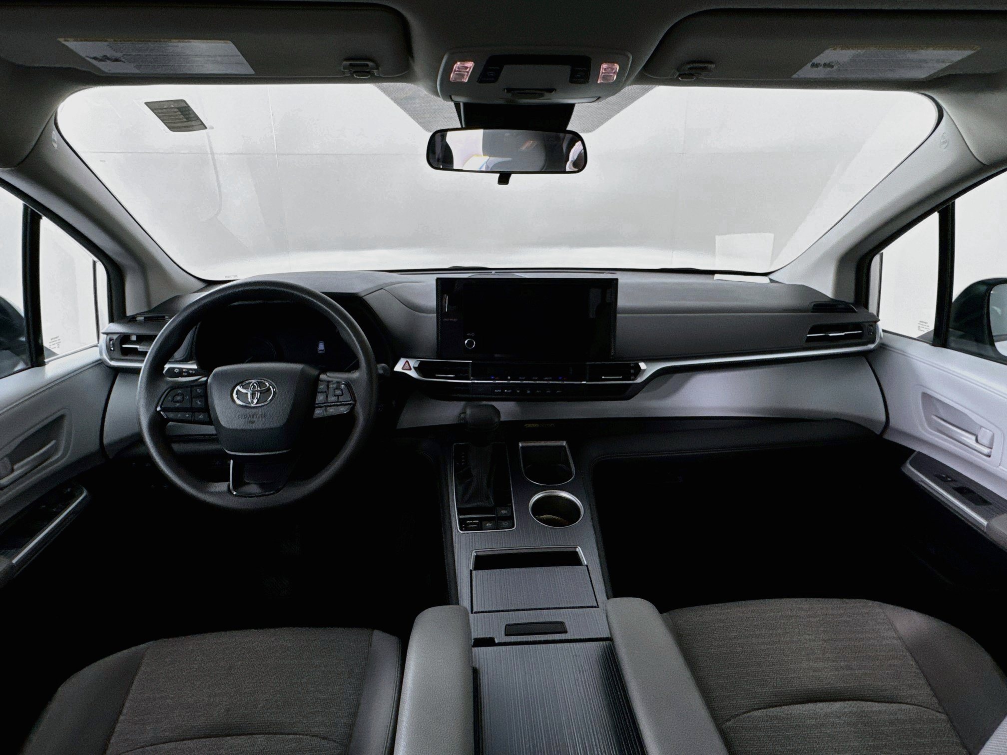 Certified 2025 Toyota Sienna LE FWD image 23