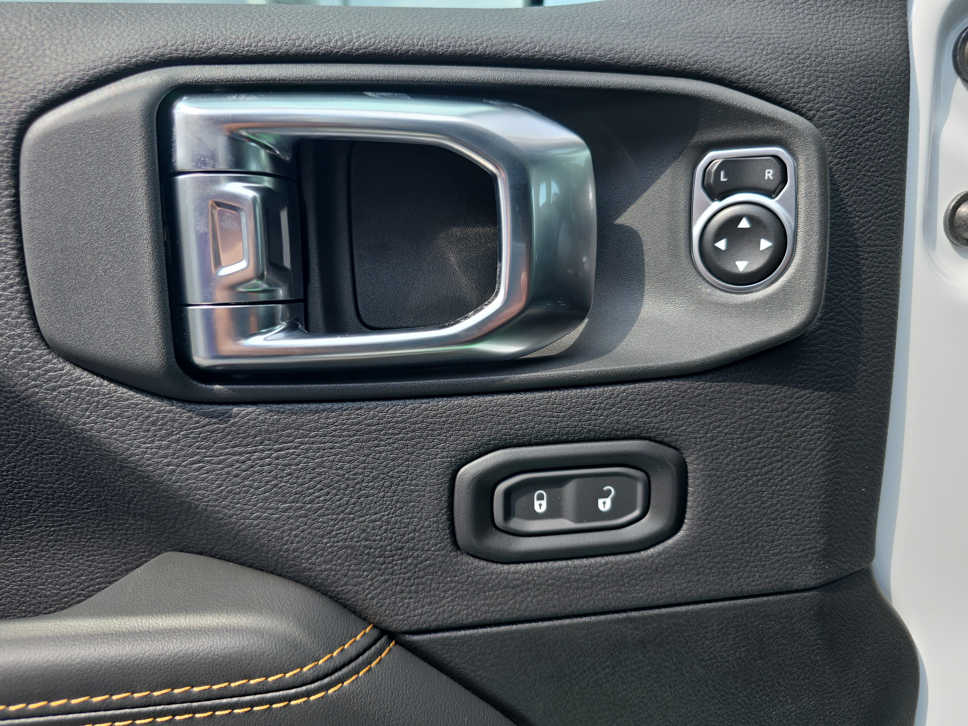 New 2025 Jeep Gladiator Sport image 17