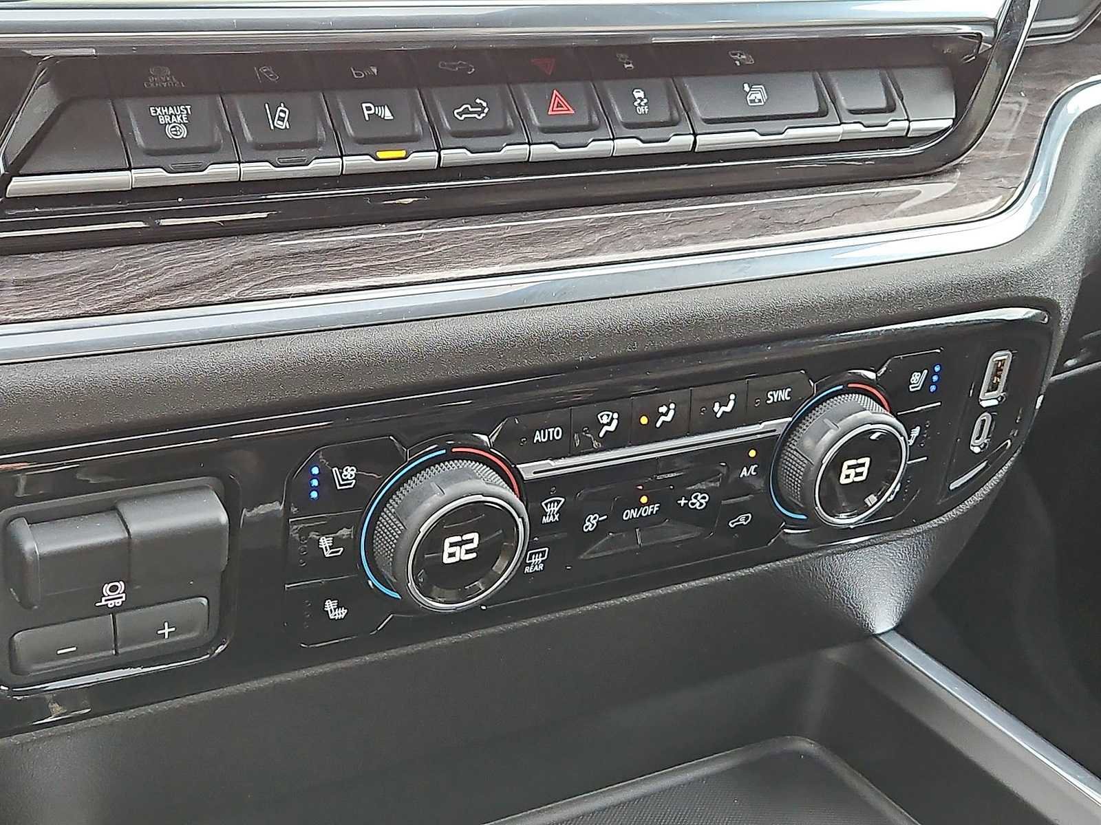 Used 2025 Chevrolet Silverado 3500 LTZ w/ LTZ Plus Package image 24