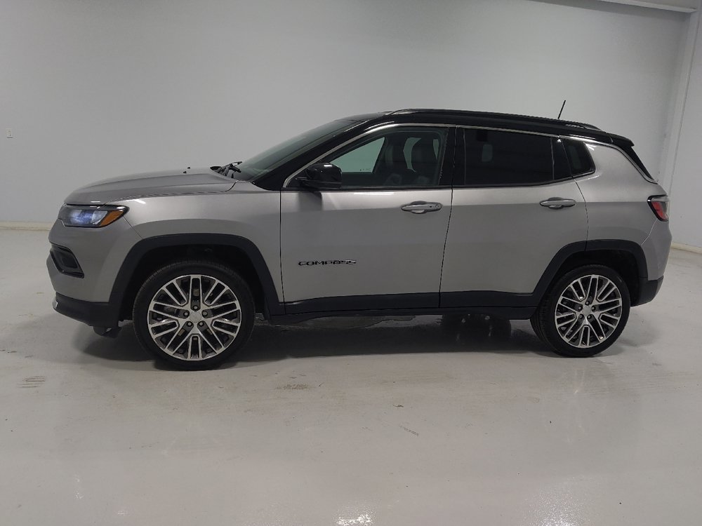 Used 2023 Jeep Compass Limited w/ Elite Group AWD/4WD image 2