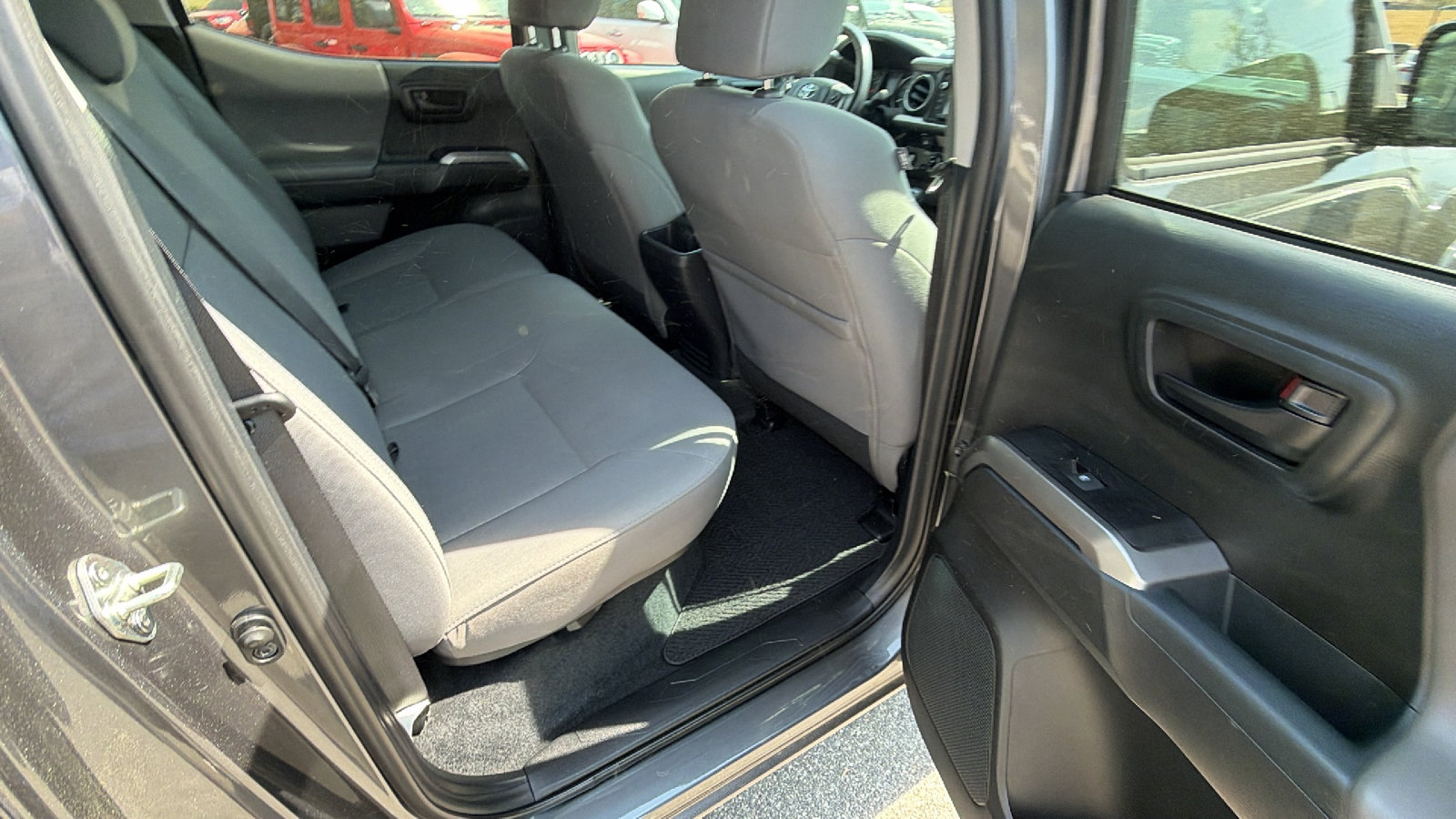 Used 2017 Toyota Tacoma SR5 w/ Tow Package image 21