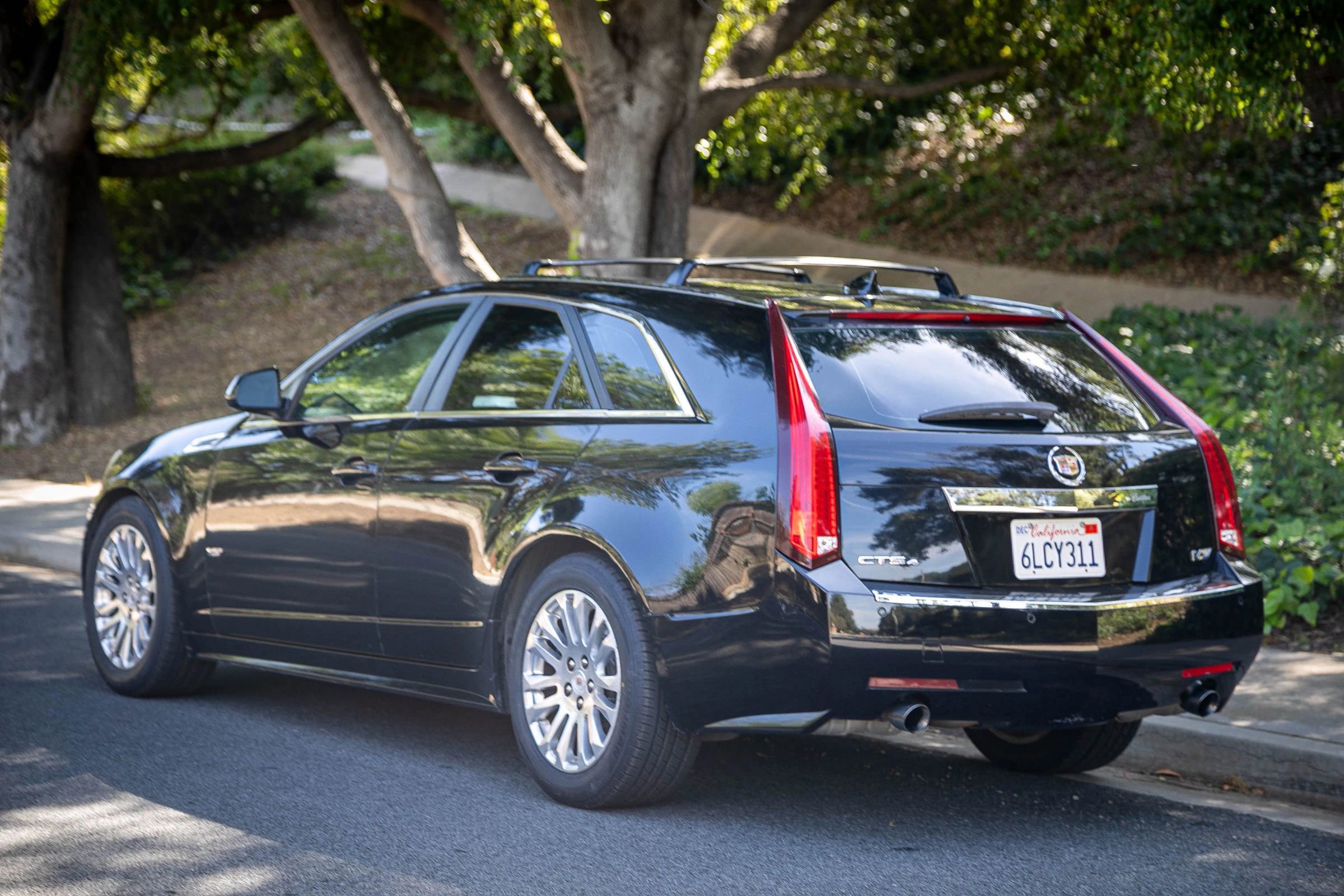 Used 2010 Cadillac CTS Premium image 6