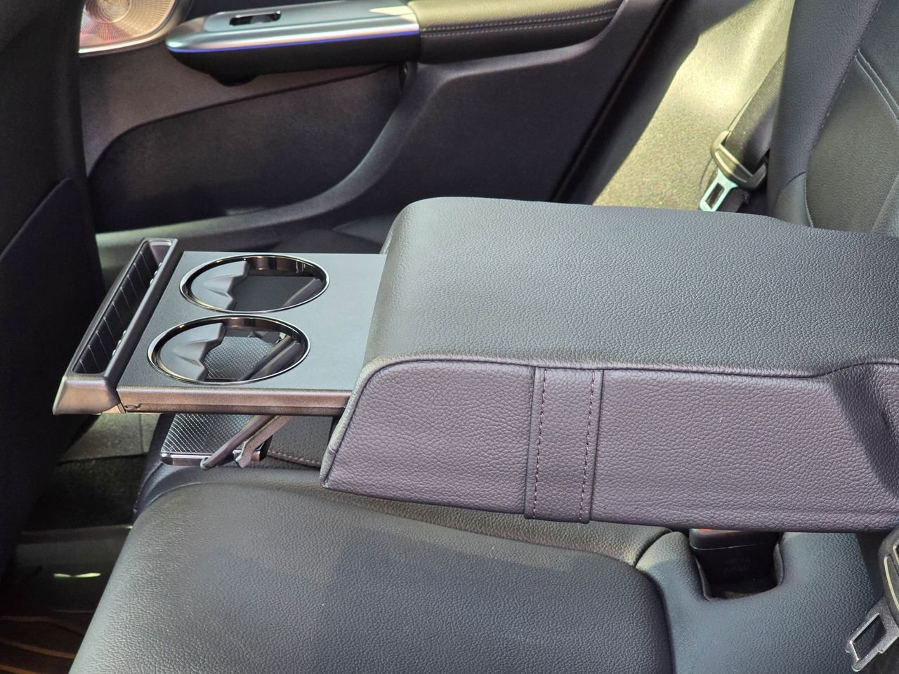 Used 2026 Mercedes-Benz GLC 300 4MATIC image 34