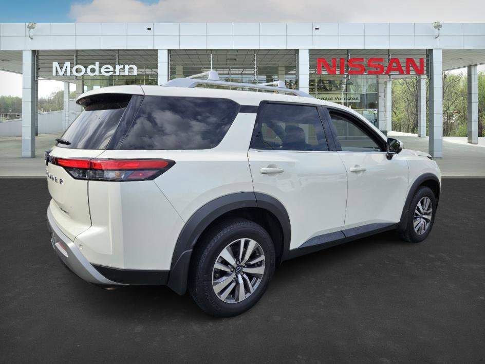 Certified 2023 Nissan Pathfinder SL image 4