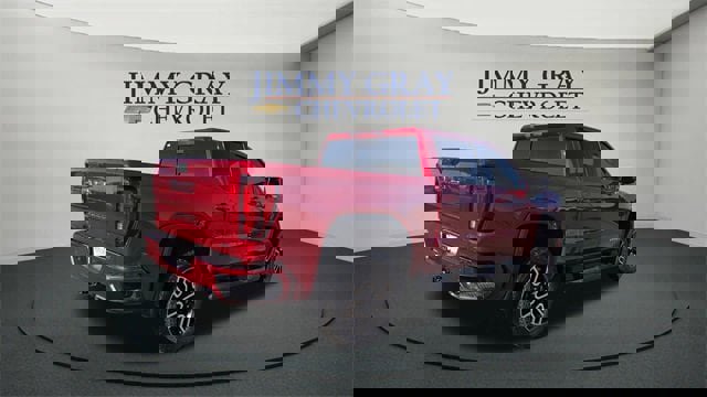 Used 2025 GMC Sierra 1500 AT4 w/ AT4 Premium Package image 3