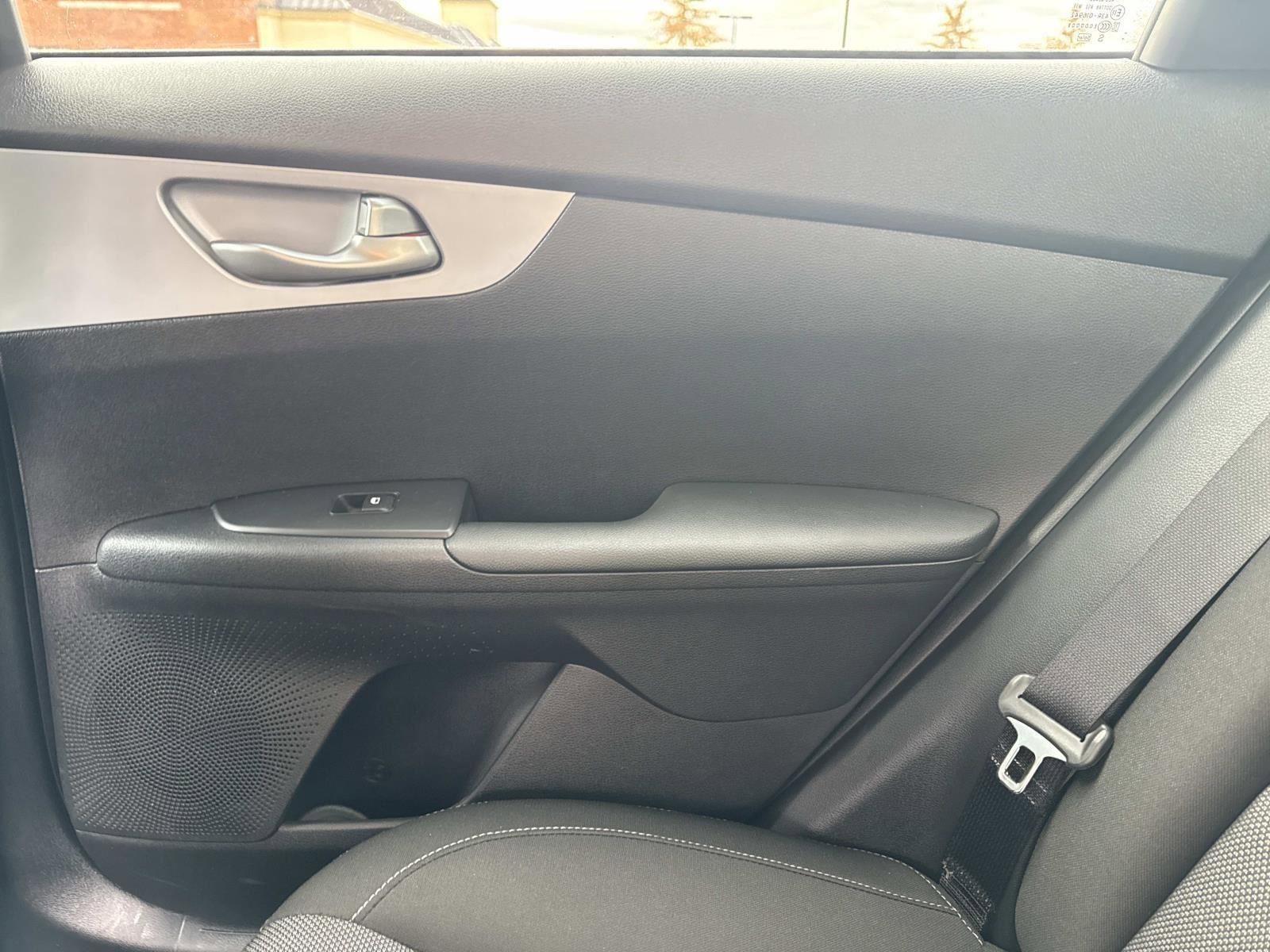 Used 2022 Kia Forte LXS image 15