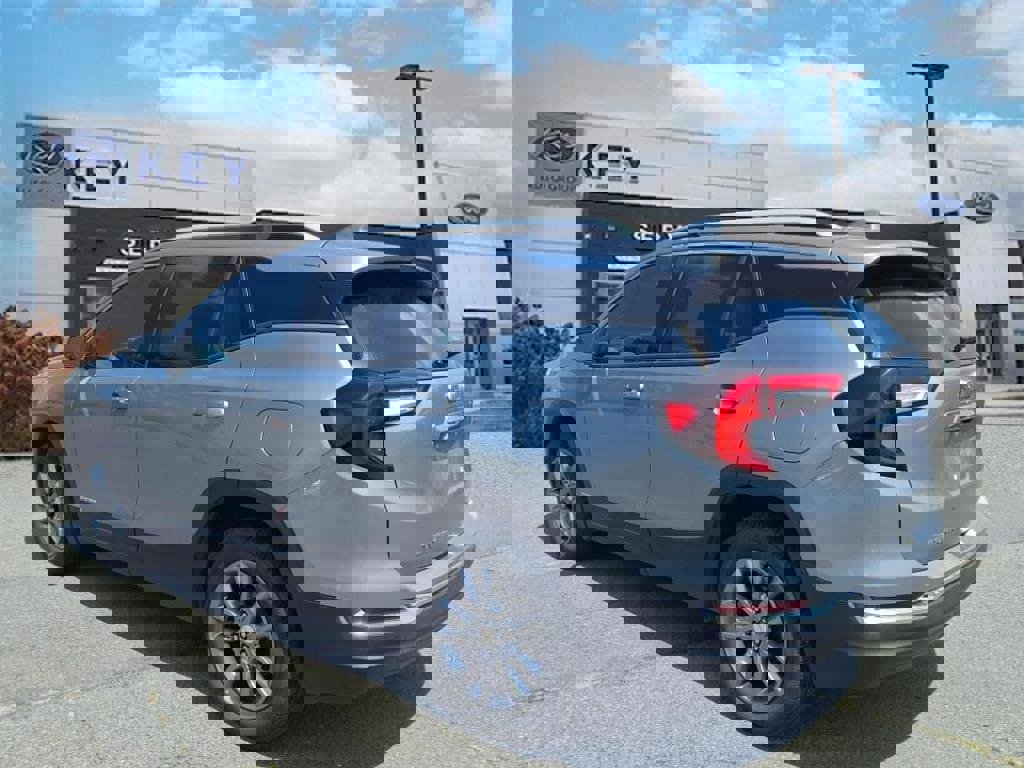 Used 2024 GMC Terrain SLT image 5