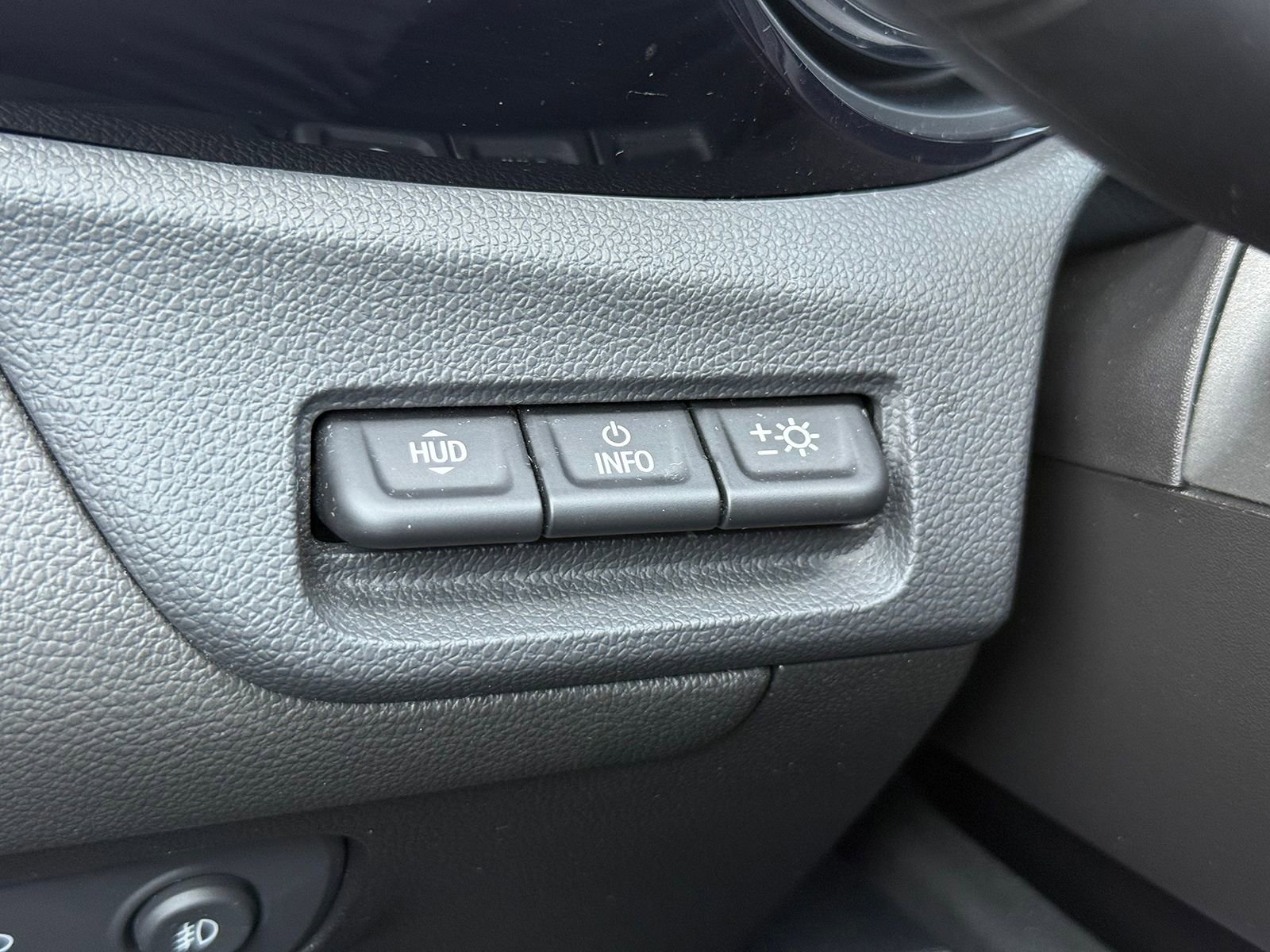 Certified 2021 Buick Encore GX Essence w/ Advanced Technology Package image 39