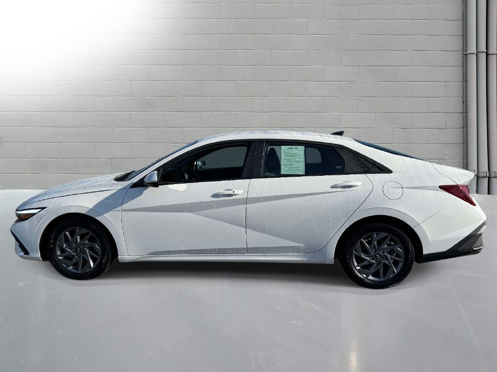 Used 2024 Hyundai Elantra SEL FWD image 5
