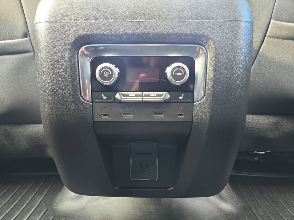 Used 2025 GMC Yukon XL Elevation w/ Elevation Premium Package image 19