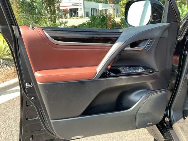 Used 2021 Lexus LX 570 4WD w/ Sport Package image 17