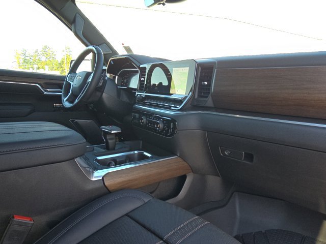 Used 2026 Chevrolet Silverado 1500 High Country w/ High Country Premium Package AWD/4WD image 28
