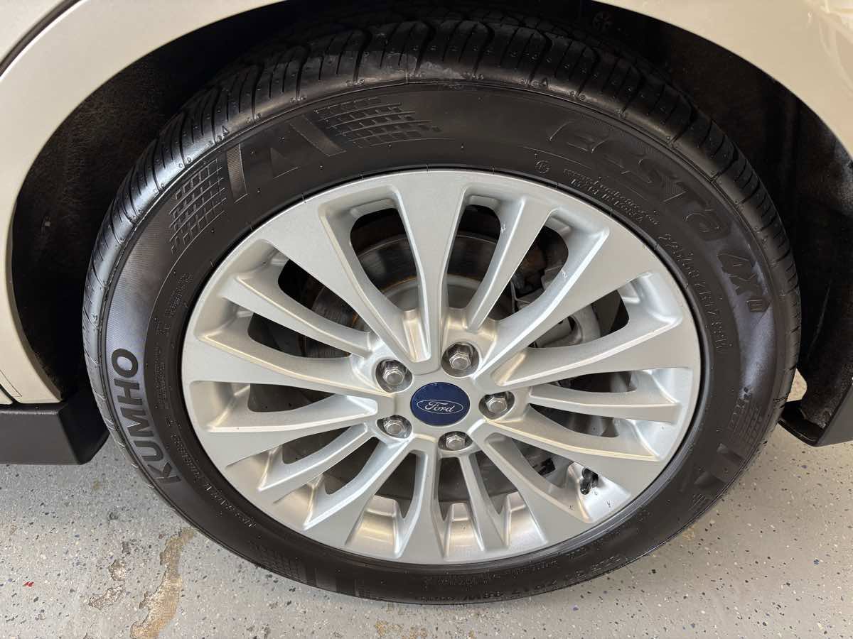 Used 2017 Ford C-MAX SE image 25