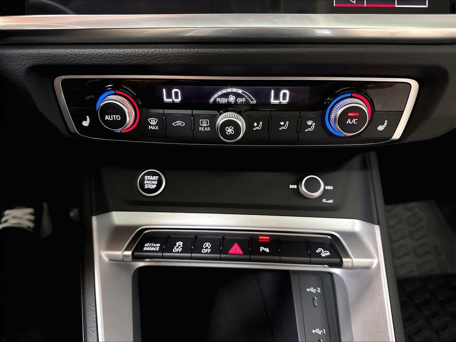 Certified 2025 Audi Q3 2.0T Premium AWD/4WD image 32
