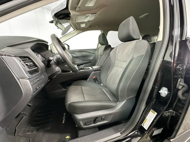 Used 2025 Nissan Rogue SV AWD/4WD image 17