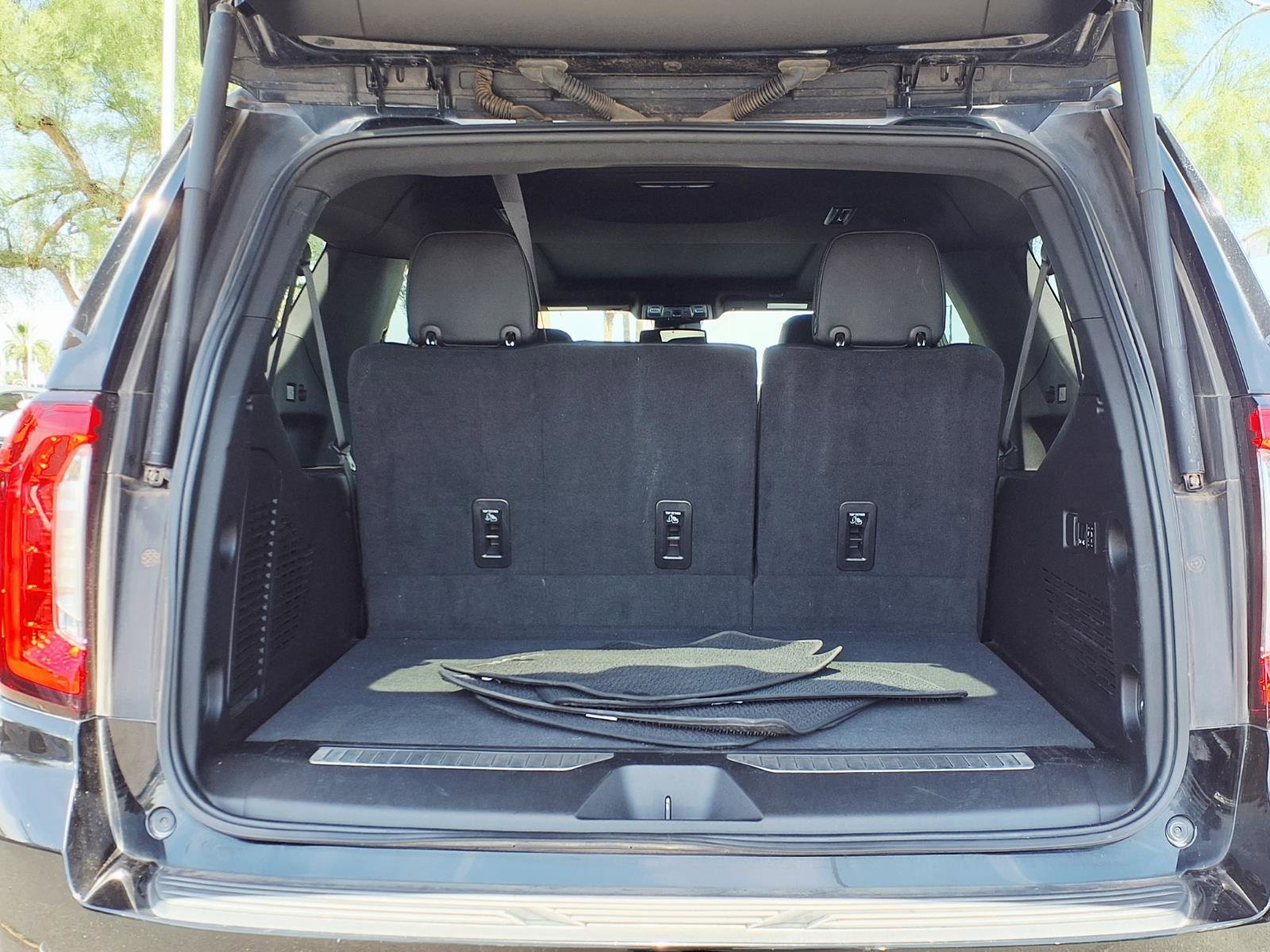 Used 2023 GMC Yukon XL Denali image 7