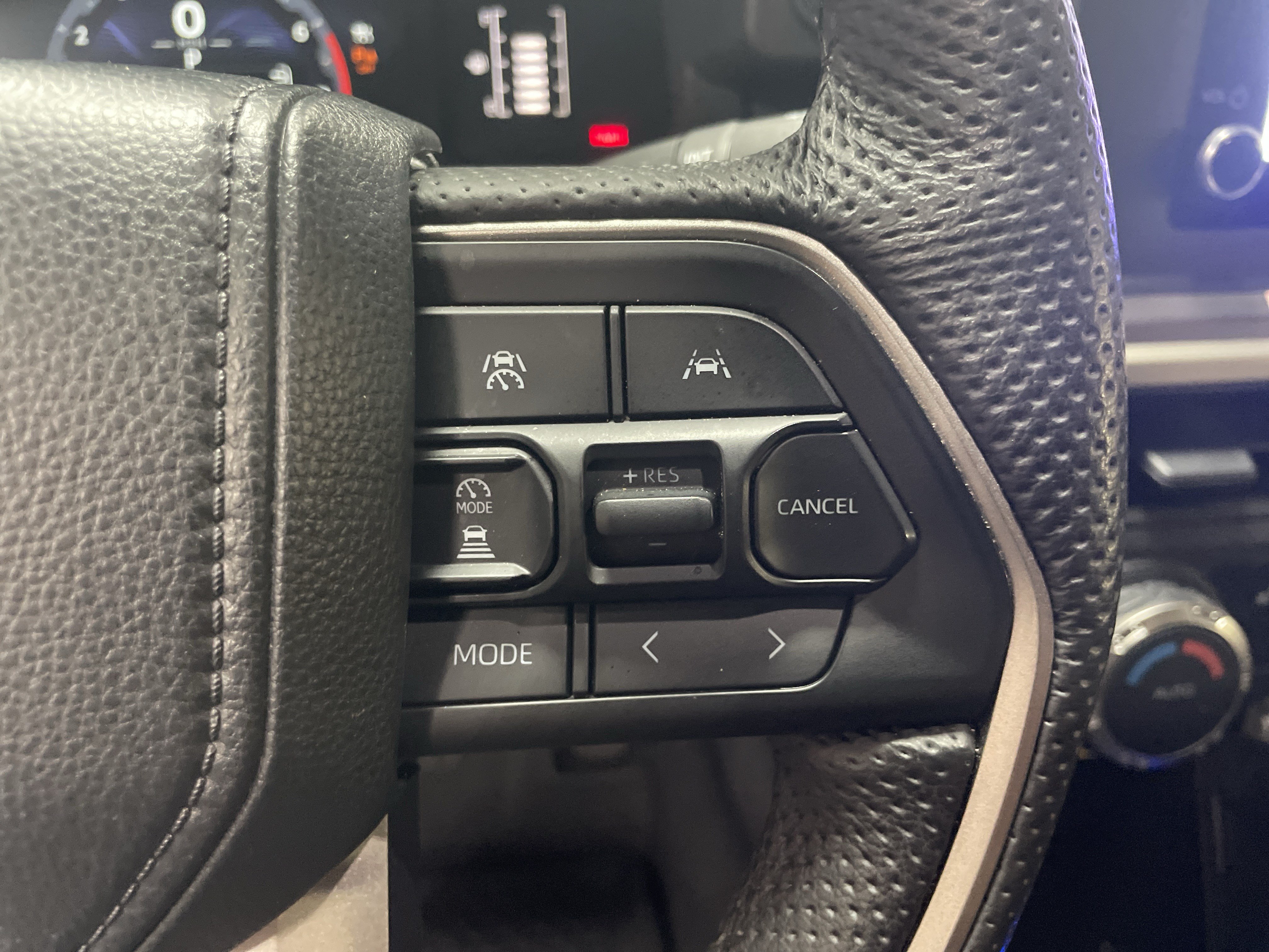 Certified 2024 Toyota Tacoma SR5 AWD/4WD image 20