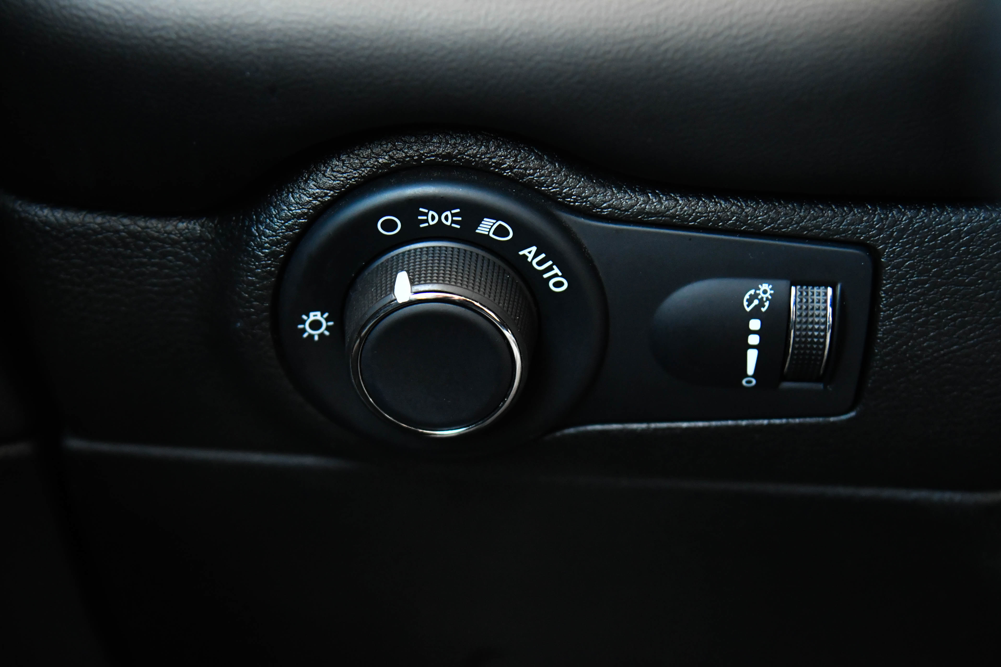 Used 2024 Dodge Durango GT image 35