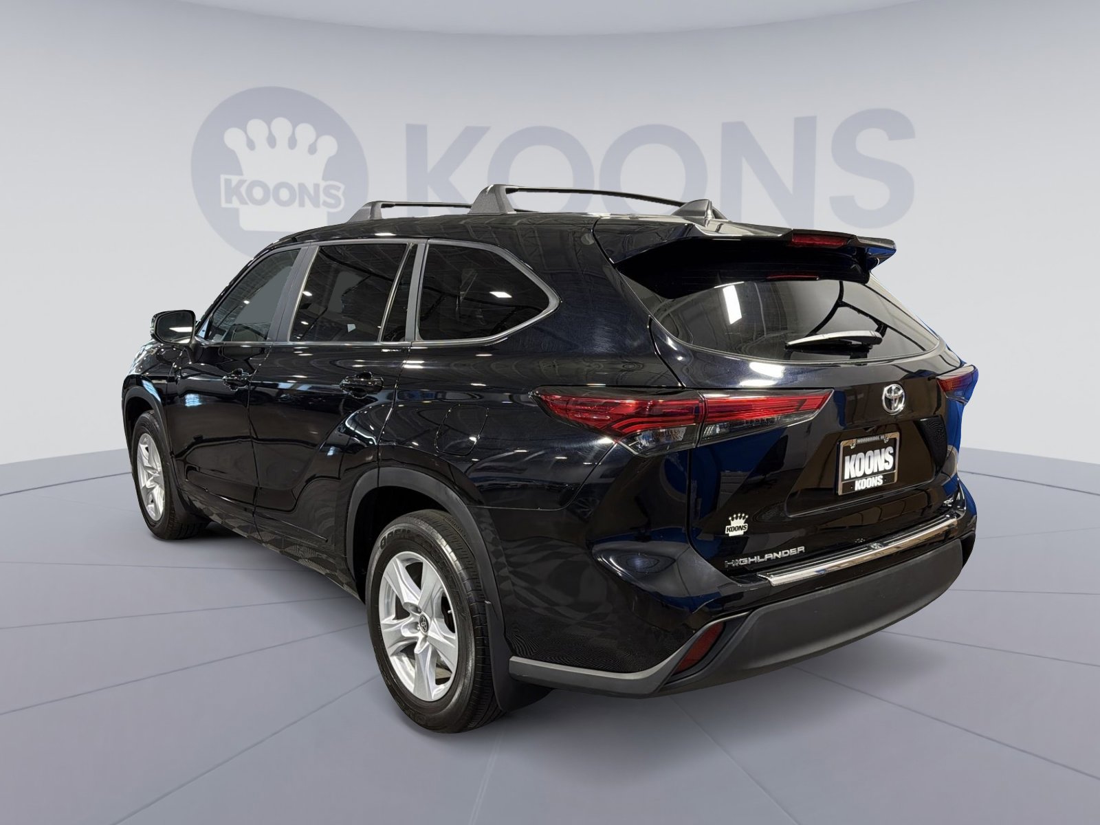 Used 2023 Toyota Highlander L AWD/4WD image 14