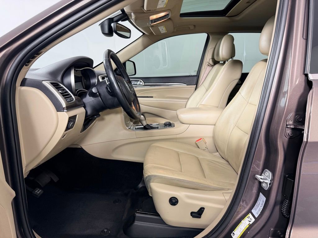 Used 2017 Jeep Grand Cherokee Limited image 23