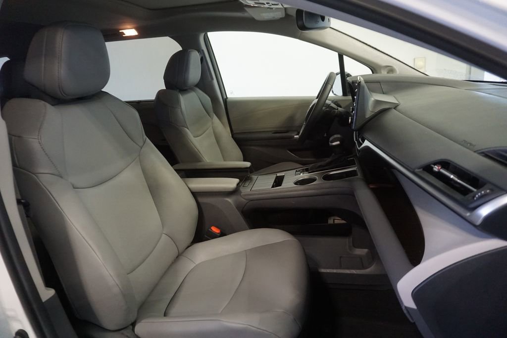 Used 2024 Toyota Sienna XLE w/ XLE Plus Package image 24