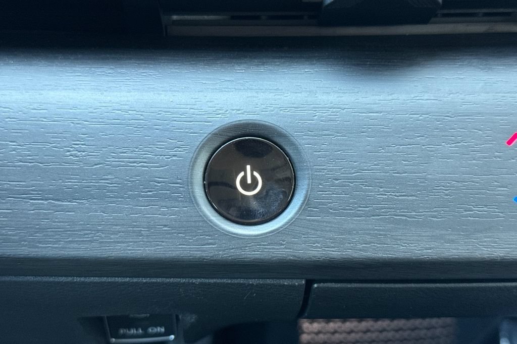 Used 2024 Nissan Ariya AWD image 22