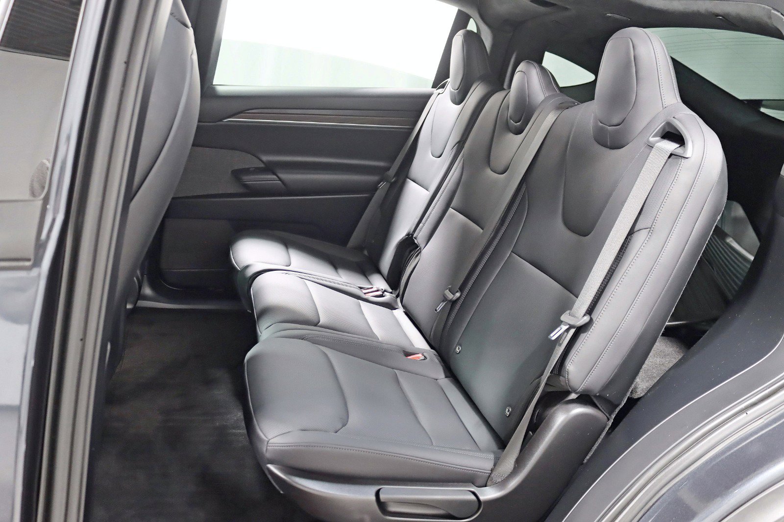 Used 2024 Tesla Model X image 32