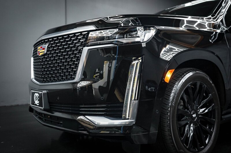 Used 2023 Cadillac Escalade Premium Luxury w/ Performance Package AWD/4WD image 12
