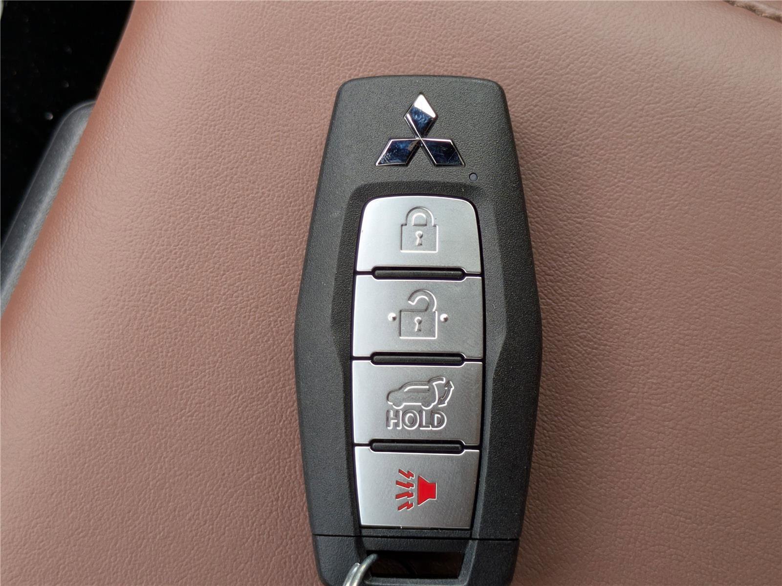 New 2025 Mitsubishi Outlander SEL image 34