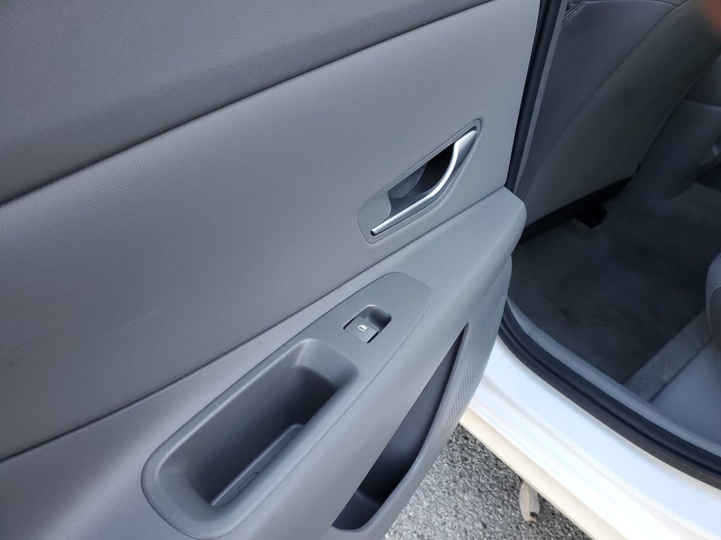 Used 2025 Hyundai Elantra SEL FWD image 9