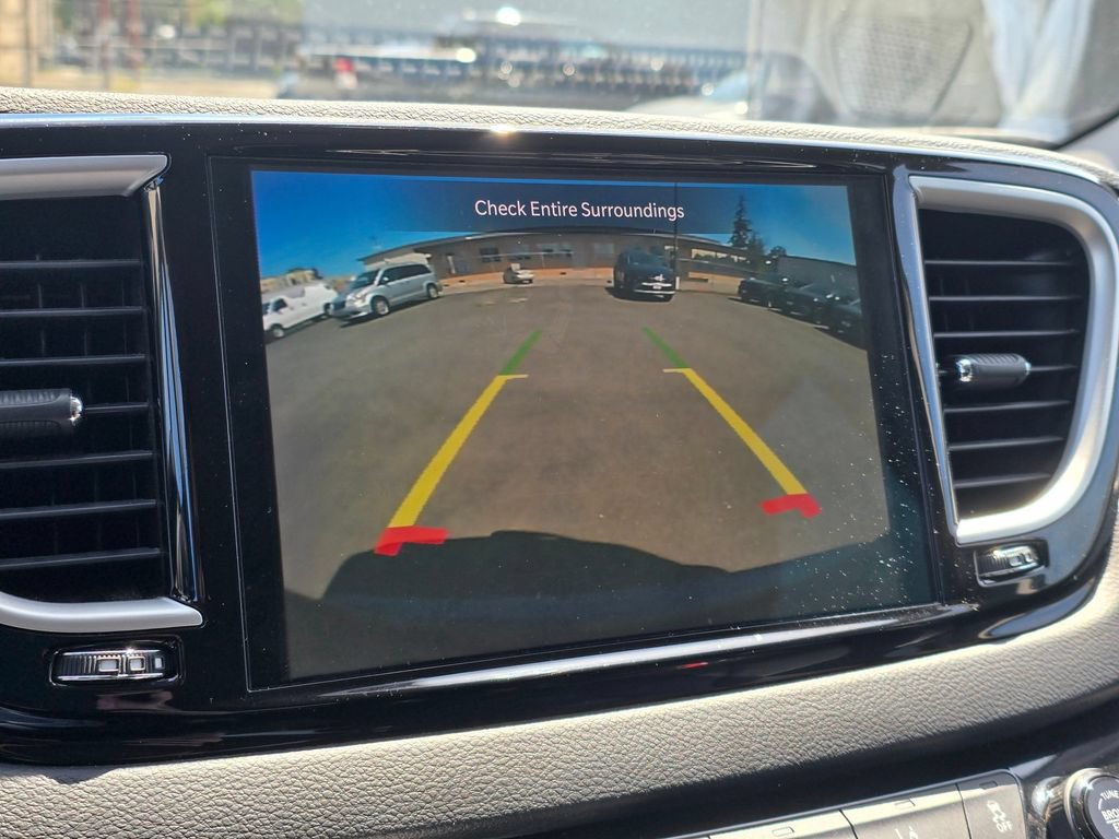 Used 2023 Chrysler Pacifica Touring-L FWD image 22