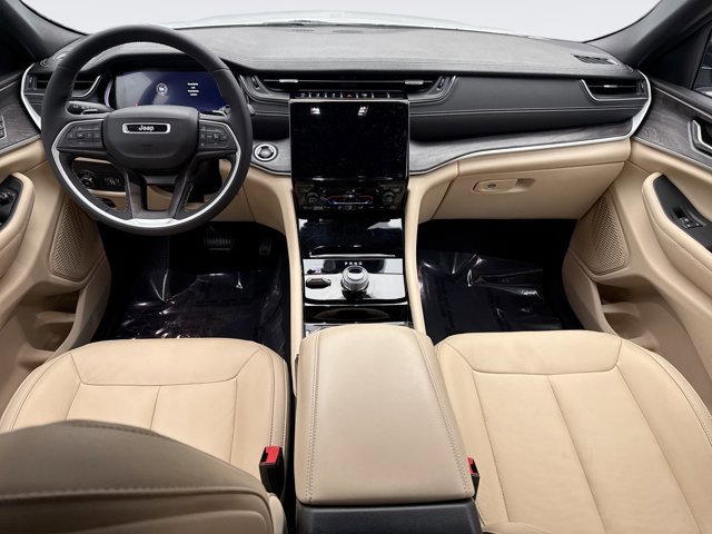 Used 2023 Jeep Grand Cherokee Limited w/ Rear Seat Video Group I image 14