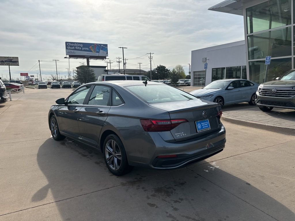 Used 2024 Volkswagen Jetta SE image 6