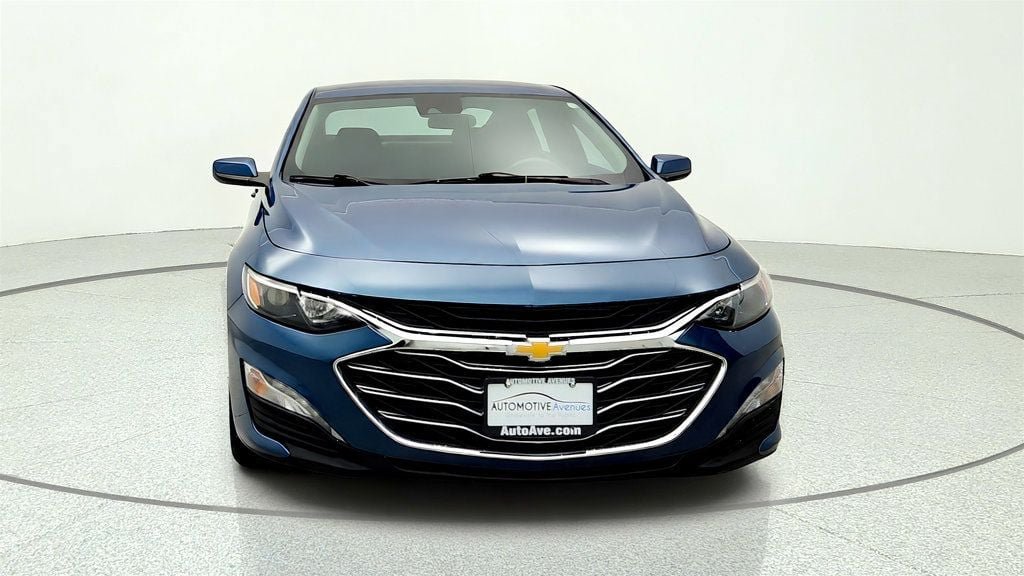 Used 2024 Chevrolet Malibu LT FWD image 2