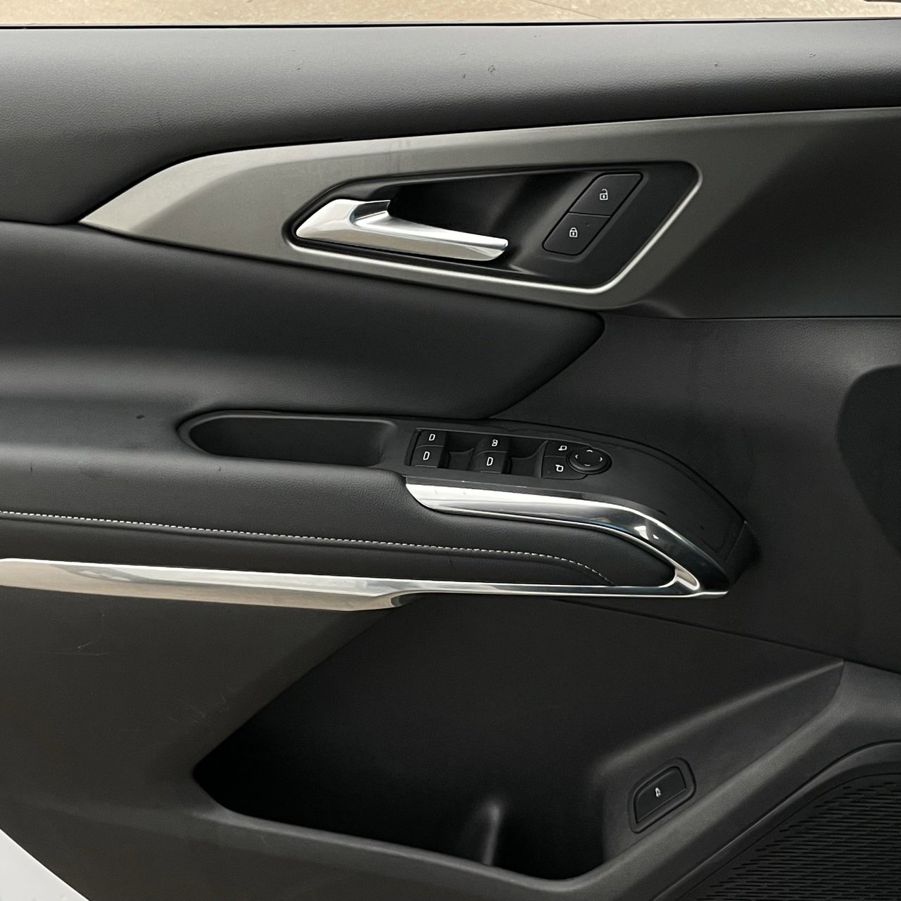 Used 2025 Chevrolet Traverse LT image 20