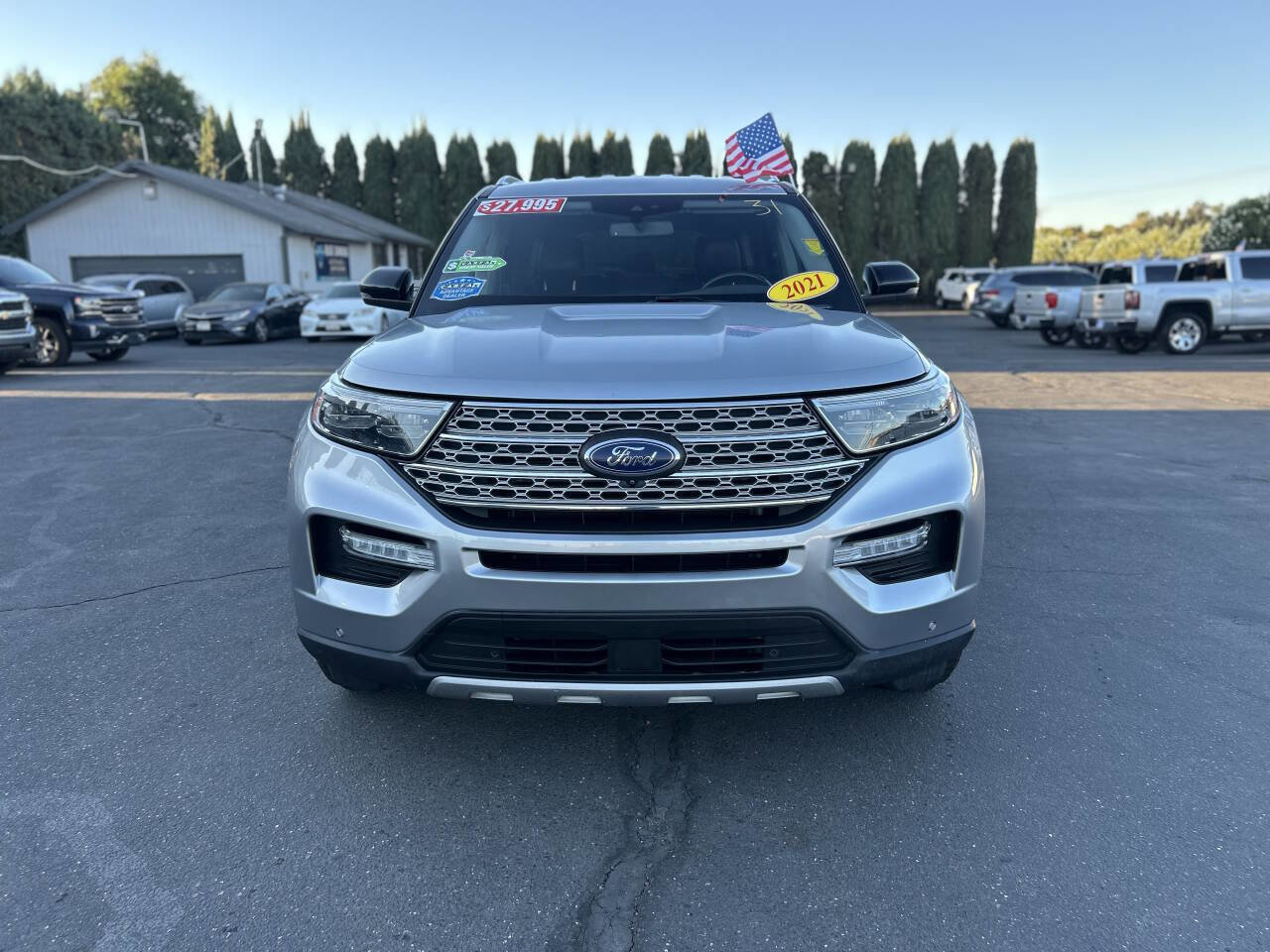Used 2021 Ford Explorer Limited w/ Equipment Group 301A image 3