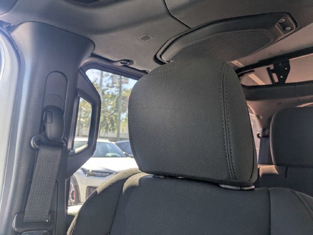 Used 2023 Jeep Wrangler Unlimited Sport AWD/4WD image 35