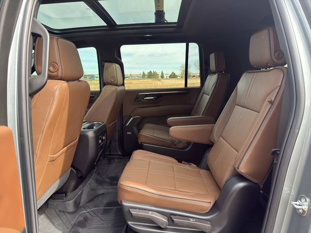 Used 2026 Chevrolet Suburban High Country w/ Sun And Tow Package image 15