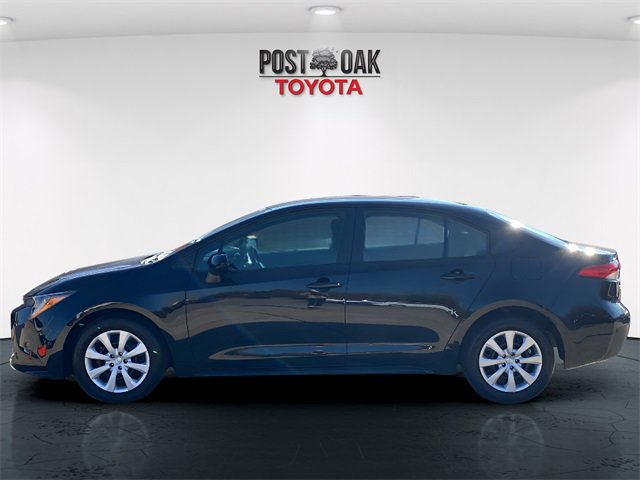 Used 2025 Toyota Corolla LE image 4