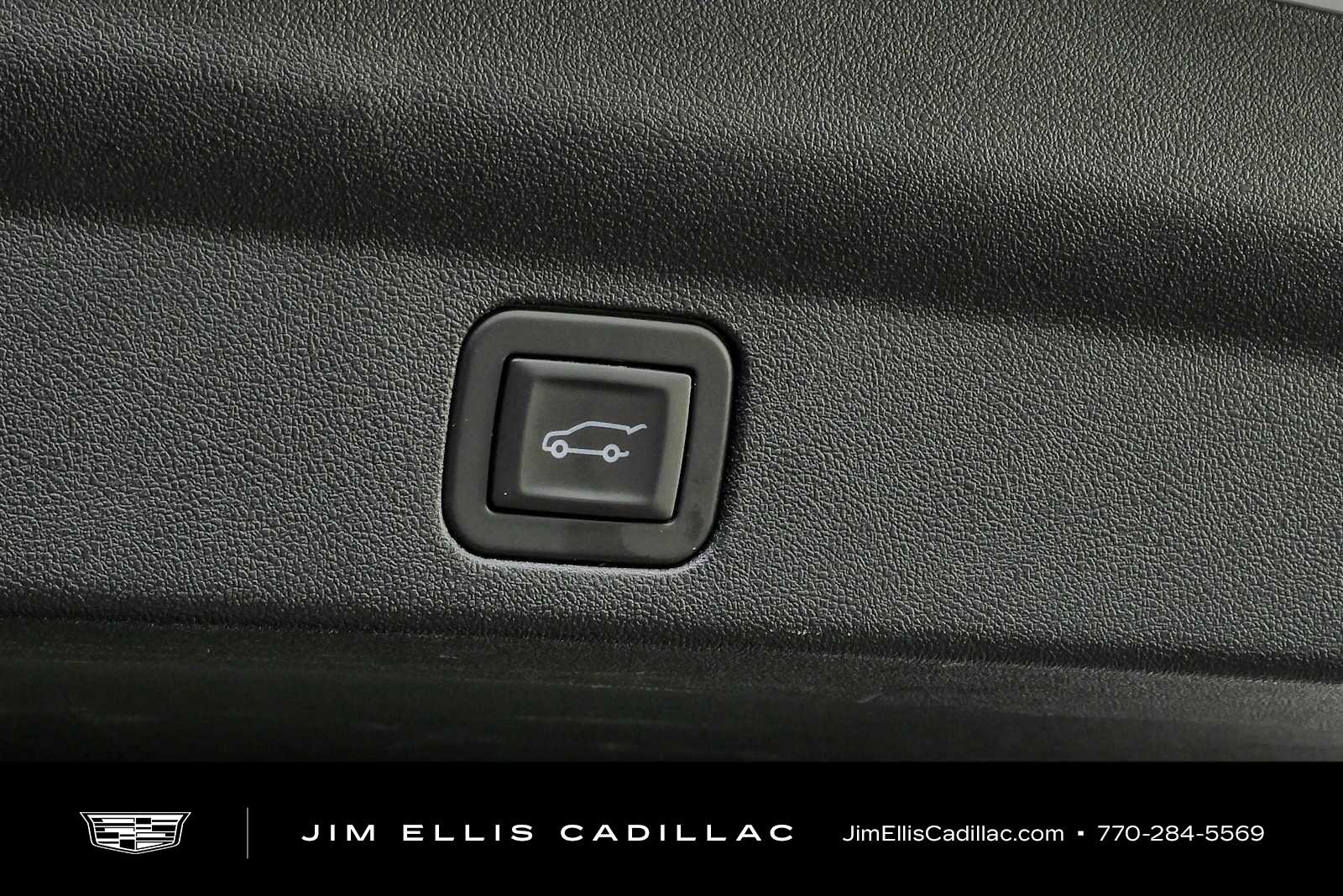 Certified 2025 Cadillac Escalade IQ Luxury 2 w/ LPO, Premium Carpet Package AWD/4WD image 33