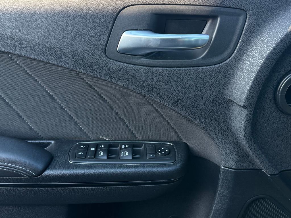 Used 2019 Dodge Charger R/T w/ Blacktop Package image 22