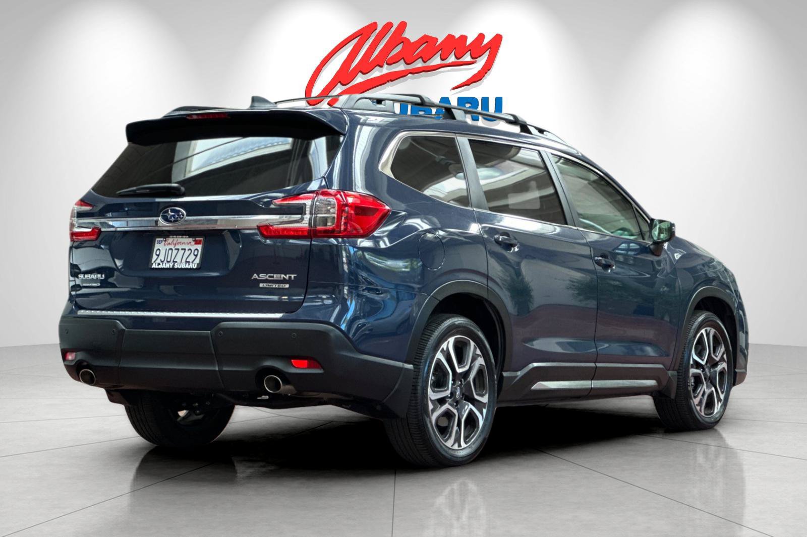 Used 2023 Subaru Ascent Limited w/ Popular Package #2A AWD/4WD image 4