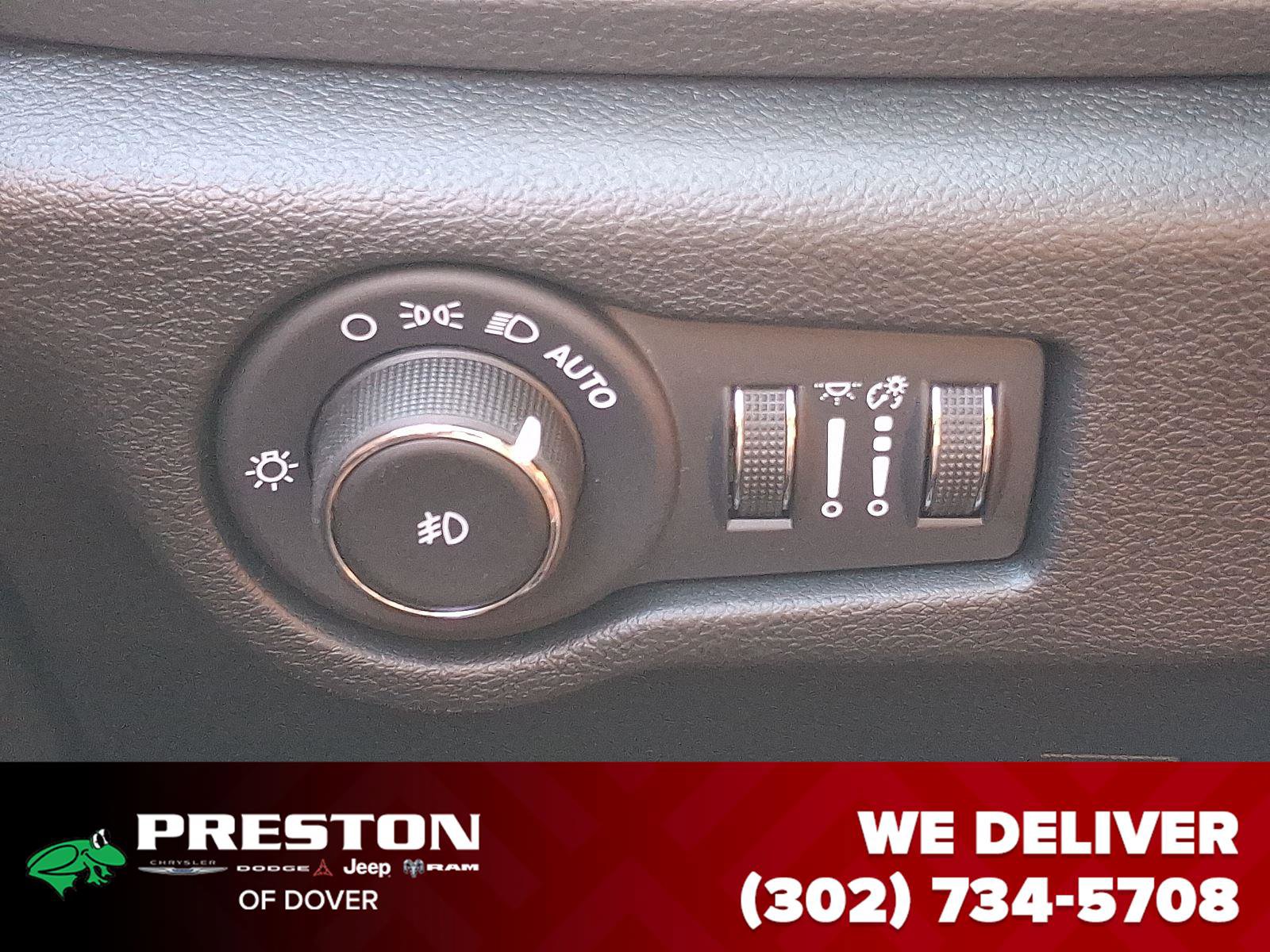 New 2026 Chrysler Pacifica Pinnacle w/ Trailer Tow Group image 22