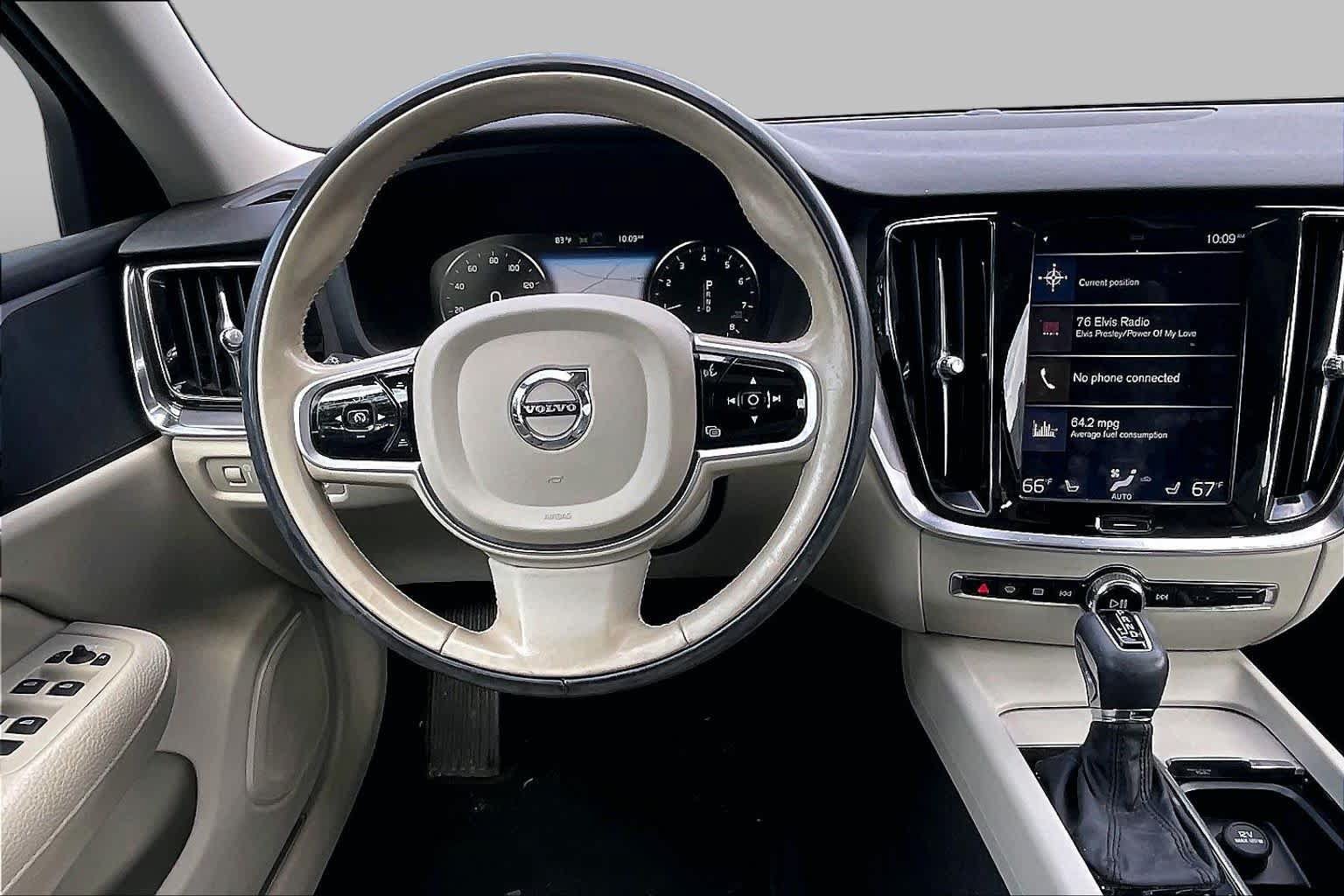 Used 2020 Volvo S60 T5 Momentum FWD image 5