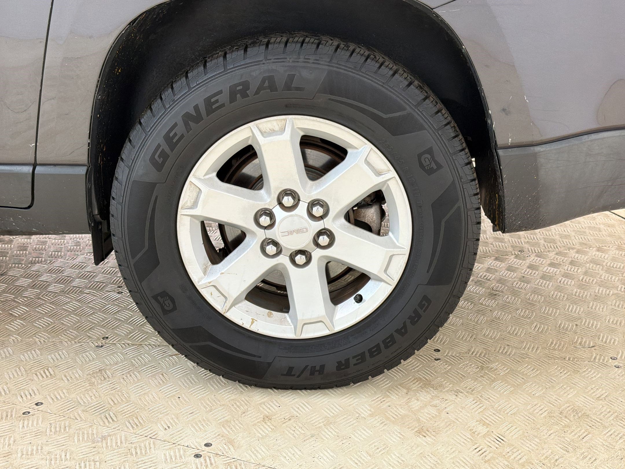 Used 2014 GMC Acadia SLE FWD image 12