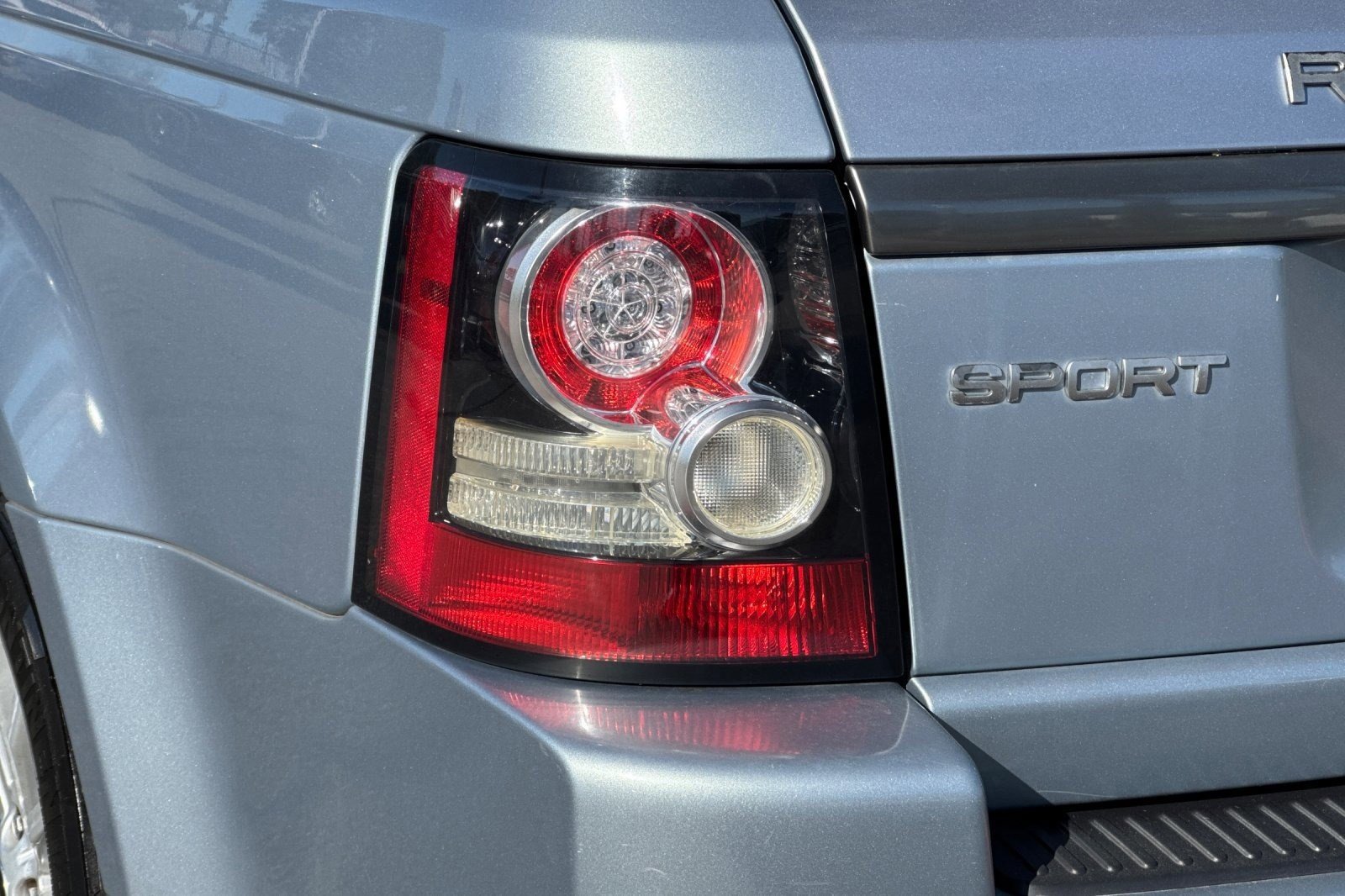 Used 2013 Land Rover Range Rover Sport HSE image 12