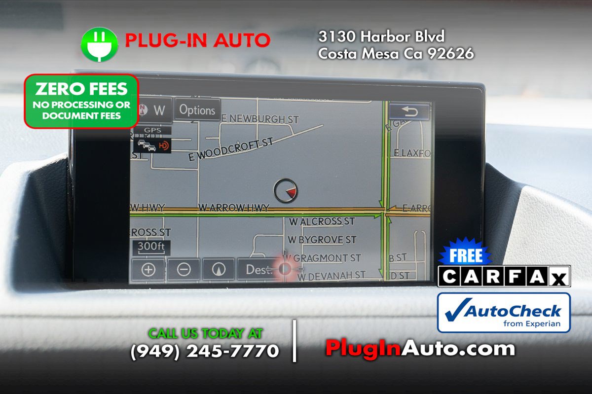 Used 2016 Lexus CT 200h w/ Navigation Package FWD image 2