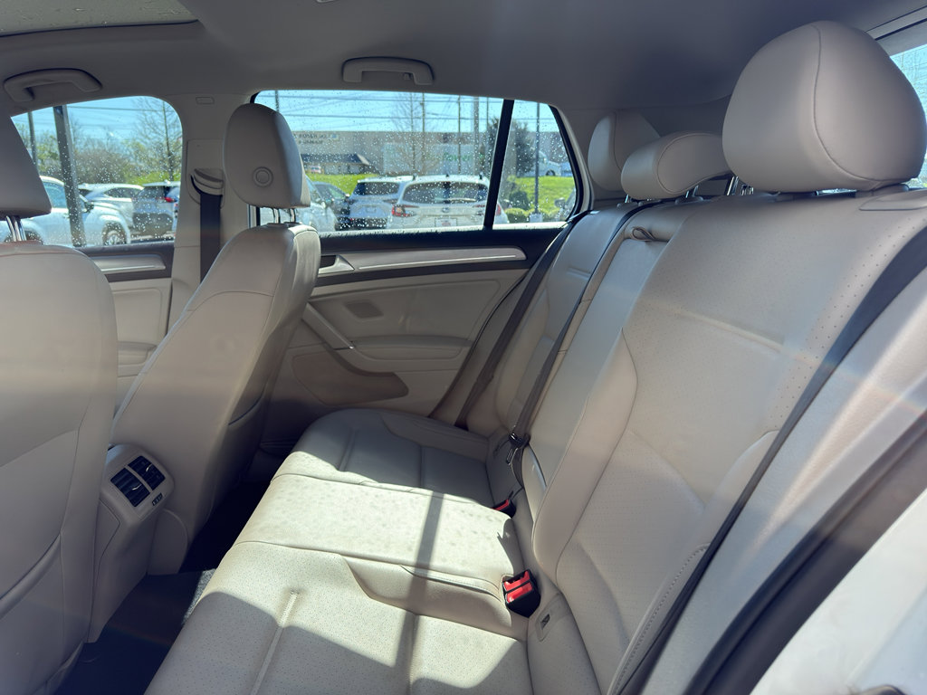 Used 2016 Volkswagen Golf SE w/ Lighting Package image 10