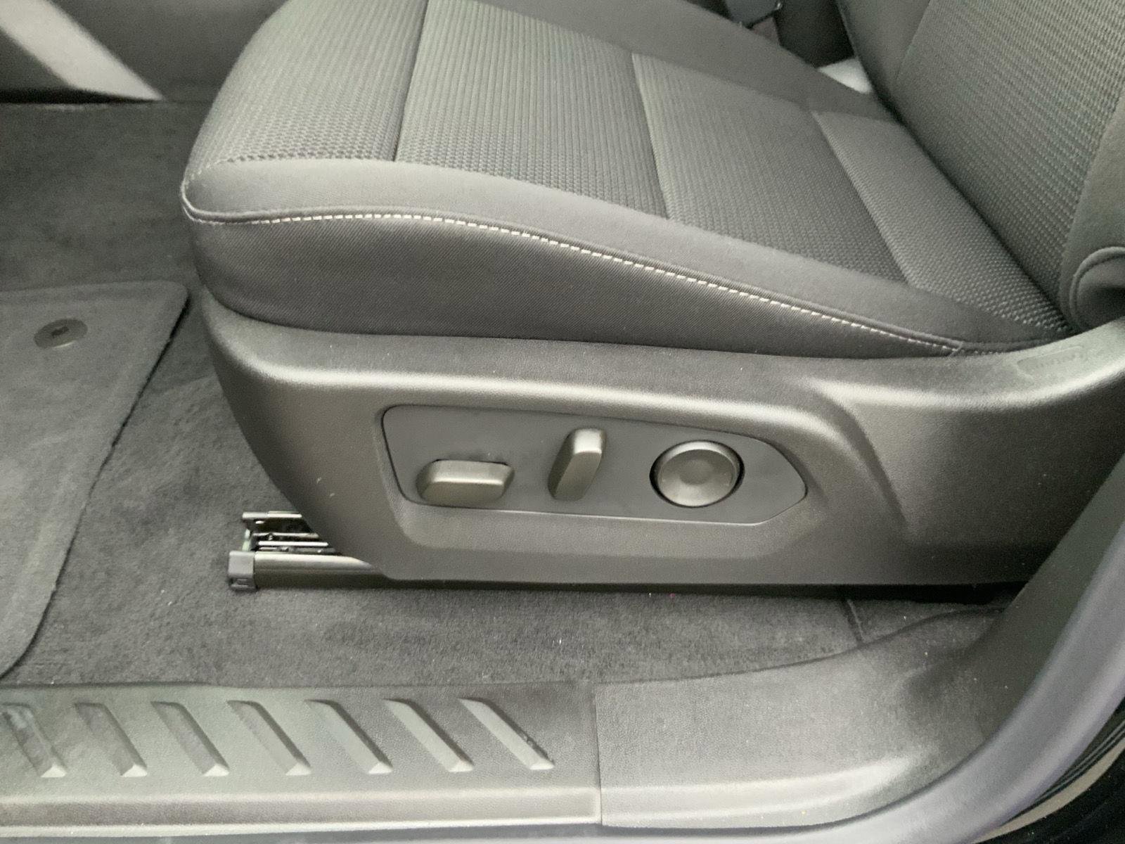 New 2026 GMC Canyon Elevation w/ Convenience Package image 29